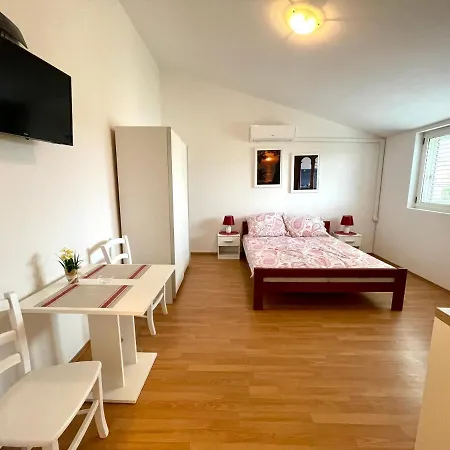 Apartament Julie Jadranovo