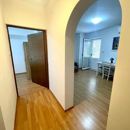 Julie *