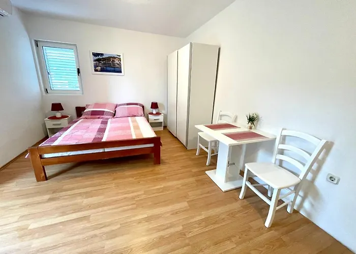 Julie * 卓得诺沃